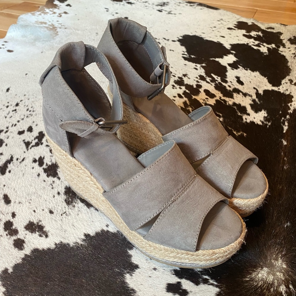 grey heels